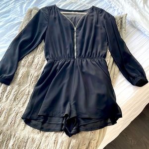 Black long sleeve express romper